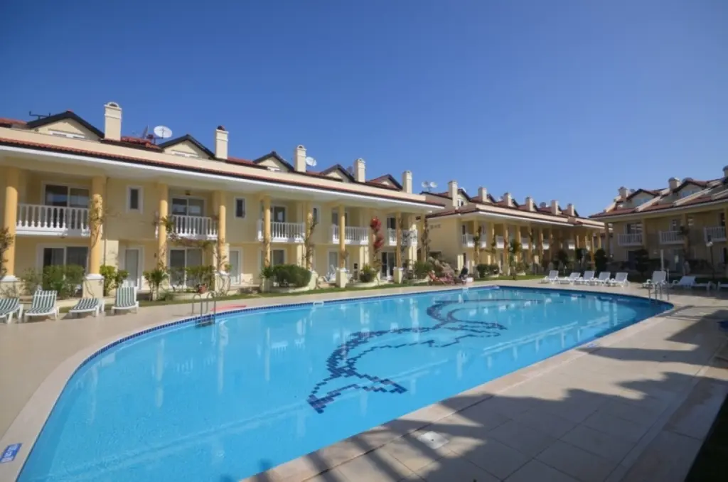 Complex in Calis